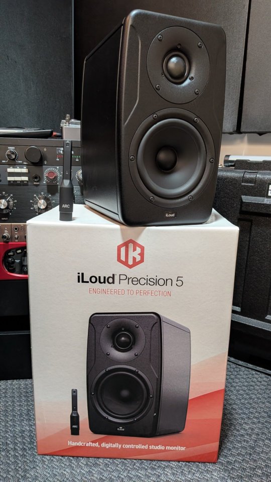 Monitores iLoud Precision 5 de segunda mano · Foto 1 de 2 · Pontevedra · 1100 €