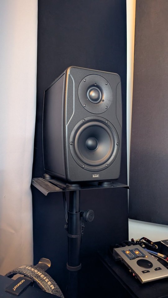 Monitores iLoud Precision 5 de segunda mano · Foto 2 de 2 · Pontevedra · 1100 €