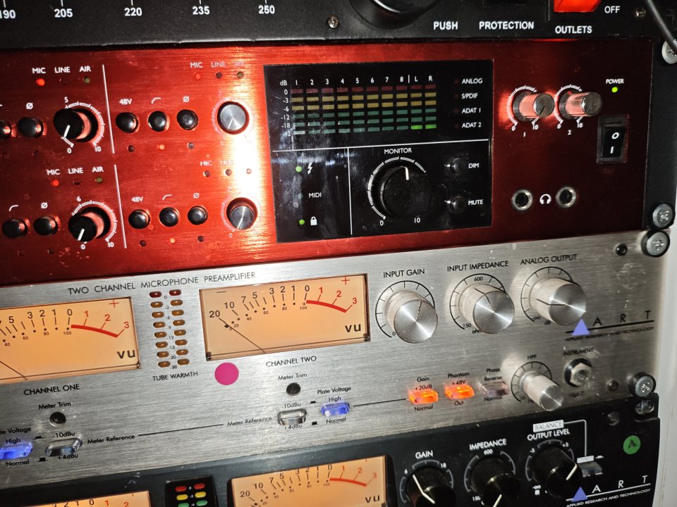 Pack 24 Canales: Focusrite Clarett 8PreX + 2x ADAT (ADA8200 / ADA8000)