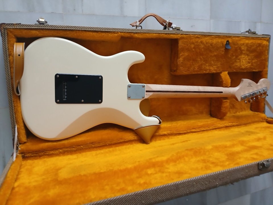 Fender Squier stratocaster con set completo Fender Tex mex y clavijeros Schaller 70