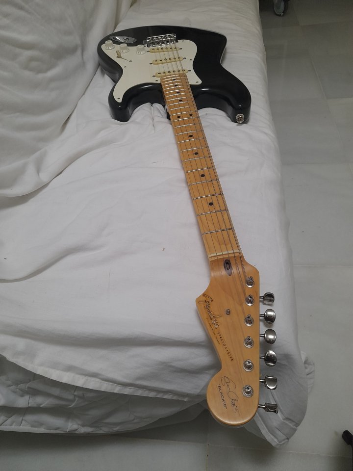 Stratocaster de segunda mano · Foto 2 de 2 · Cádiz