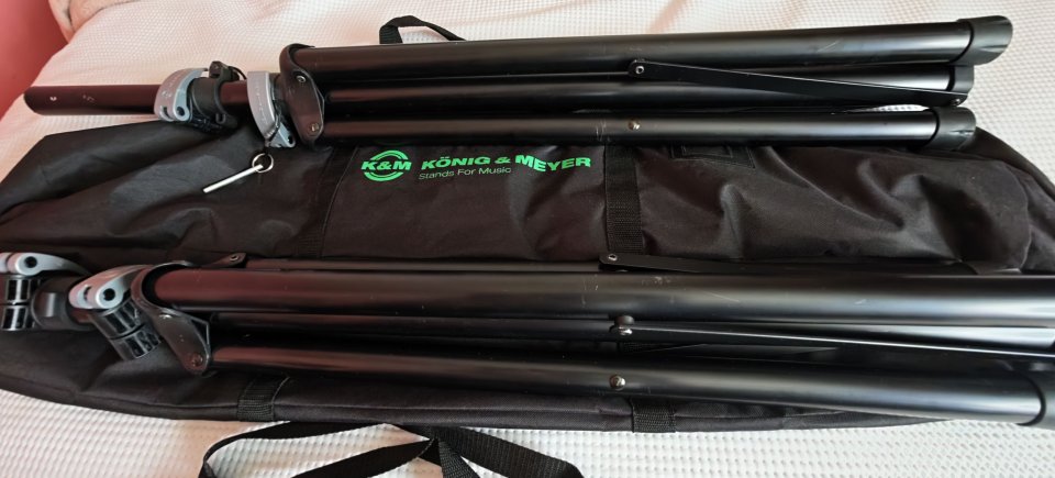 Konig & Meyer 21459 pies altavoz aluminio + bolsa de segunda mano · Foto 6 de 7 · Lugo · 100 €