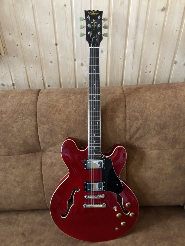 Vintage VSA500 – Cherry Red. Estuche opcional. de segunda mano · Foto 1 de 3 · Sevilla · 370 €