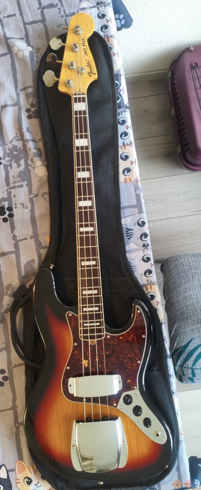 Fender Jazz bass JB75-90US (3-tone sunburst, CIJ, 1997) de segunda mano · Foto 1 de 10 · Madrid · 1070 €