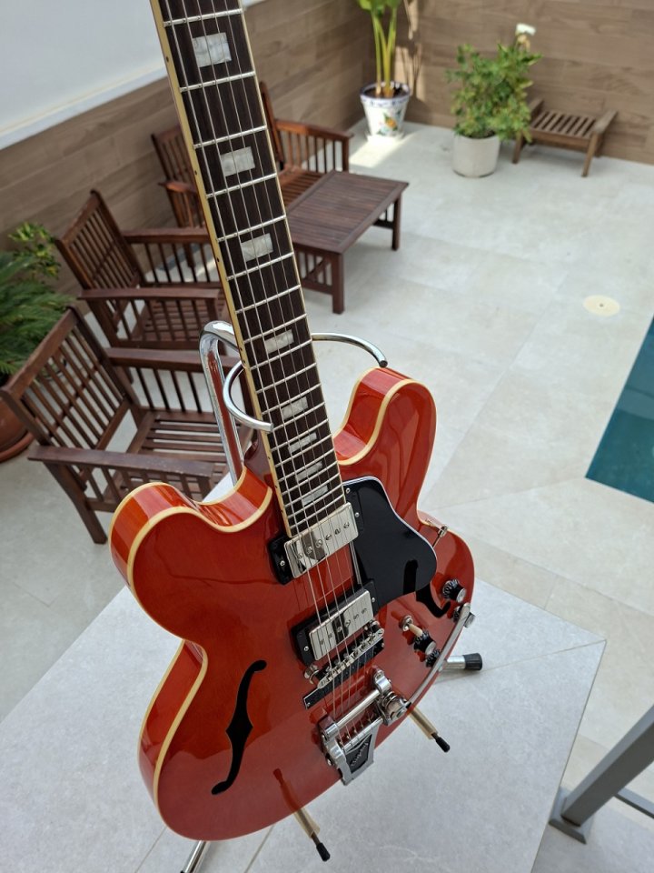 Epiphone ES-335 BIGSBY Watermelon. de segunda mano · Foto 8 de 9 · Alicante · 750 €