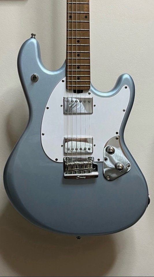 Sterling by Music Man SR-50 Firemist Silver de segunda mano · Foto 2 de 5 · Barcelona · 550 €