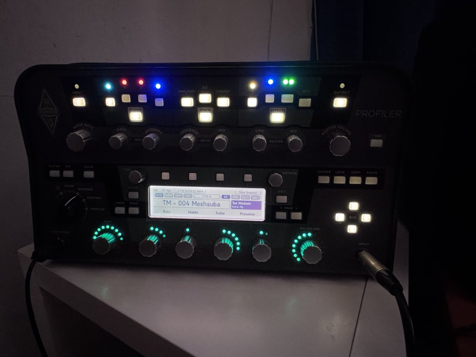 Kemper Profiler a Estrenar 10/10 Aun con plasticos de segunda mano · Foto 7 de 7 · Valencia · 600 €