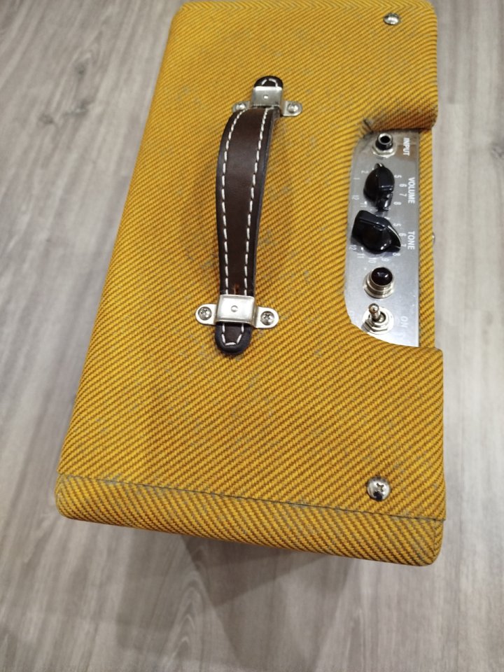 Fender pro junior de segunda mano · Foto 2 de 4 · A Coruña · 550 €
