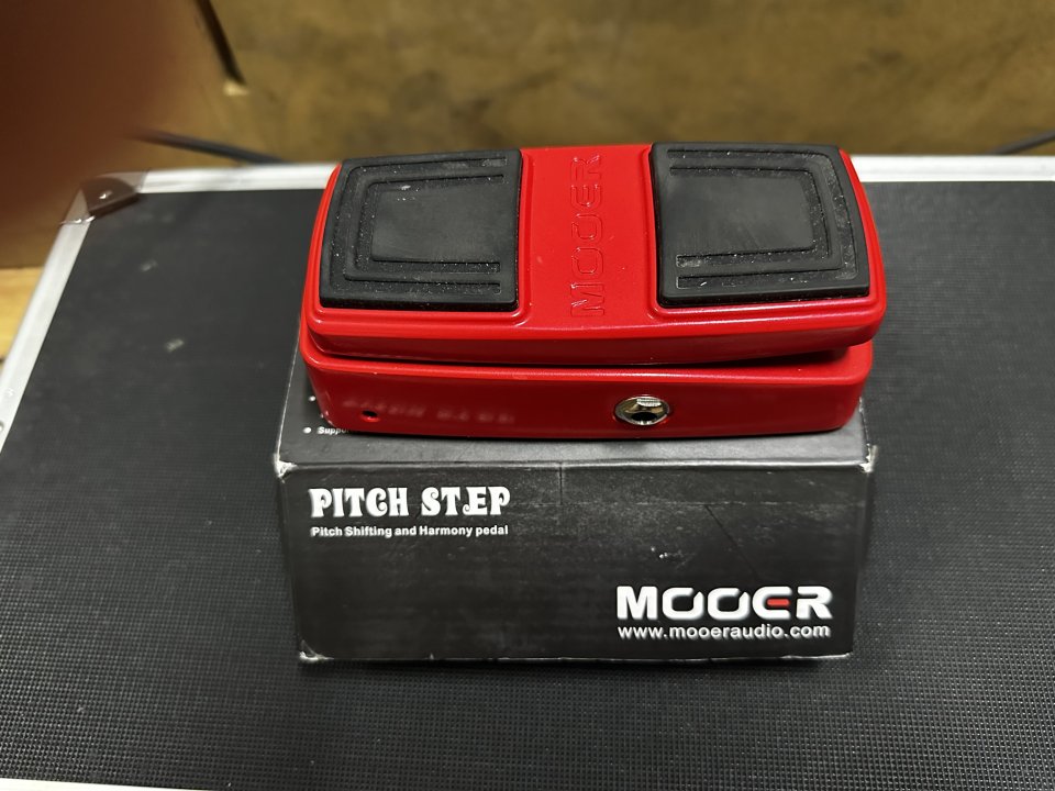 Pack Pedales Morpheus Droptune y Mooer Pich Step de segunda mano · Foto 6 de 6 · Burgos · 200 €