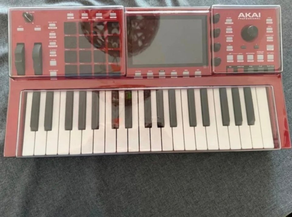 Akai mpc 37 de segunda mano · Foto 1 de 5 · Pontevedra · 550 €