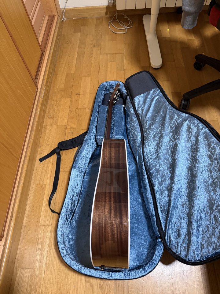 Martin D-13E Road Series de segunda mano · Foto 3 de 4 · Valencia · 1250 €