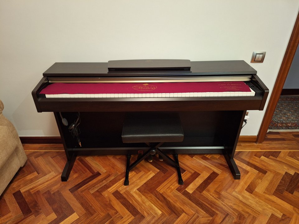 Yamaha Arius YDP-161