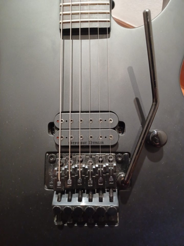 Guitarra Eléctrica ESP LTD M-Black Metal