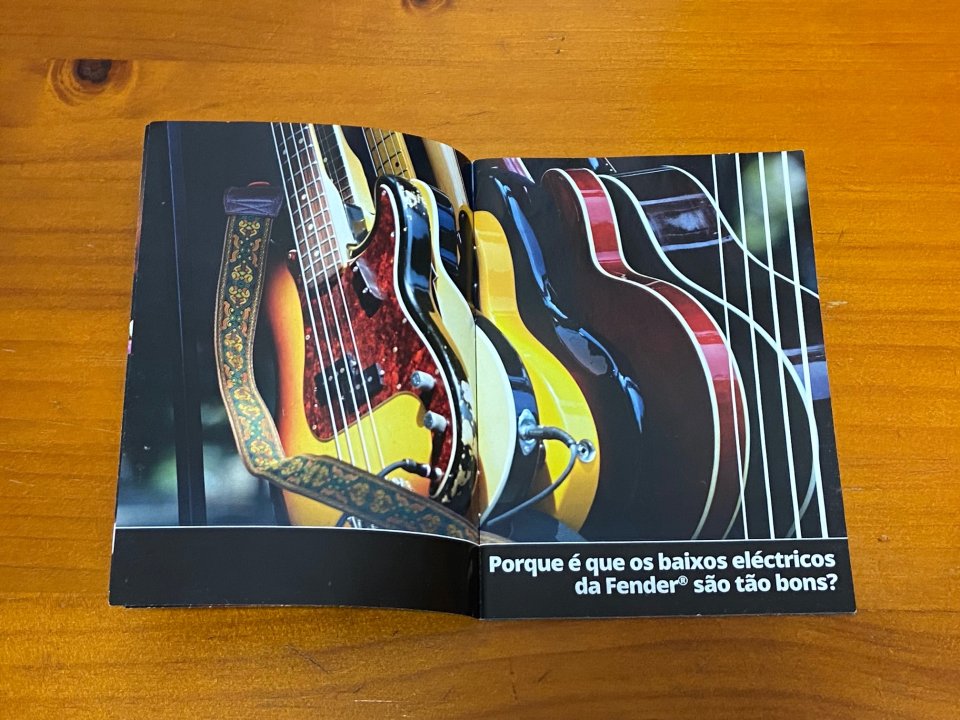 Catálogo Bajos Fender 2013 Edición portuguesa de segunda mano · Foto 3 de 10 · Badajoz · 20 €