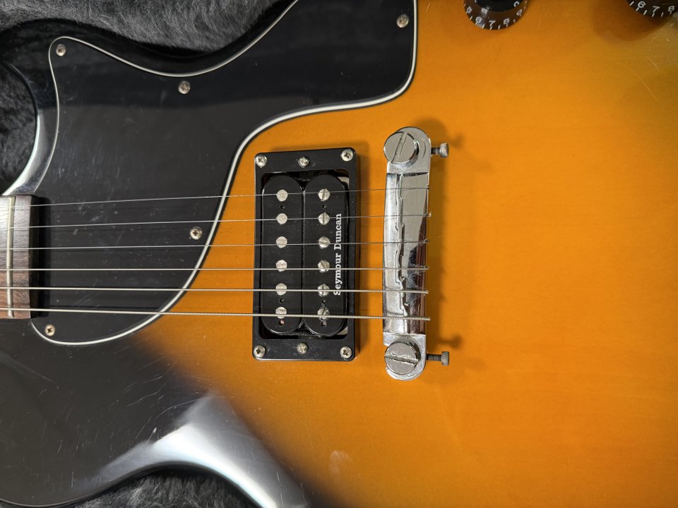 Epiphone Les Paul Jr. + Amplificador de segunda mano · Foto 4 de 7 · Cádiz · 380 €