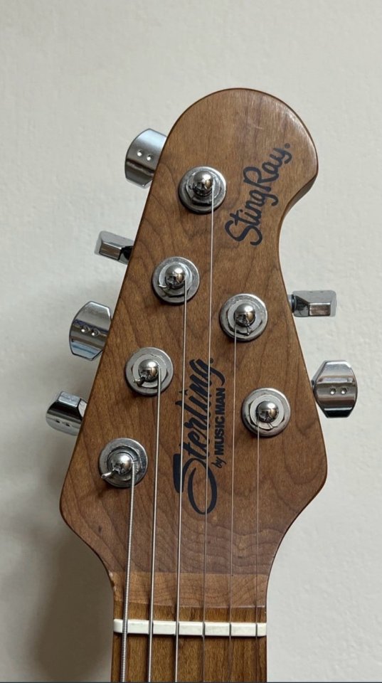 Sterling by Music Man SR-50 Firemist Silver de segunda mano · Foto 3 de 5 · Barcelona · 550 €