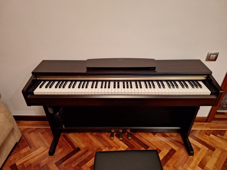 Yamaha Arius YDP-161