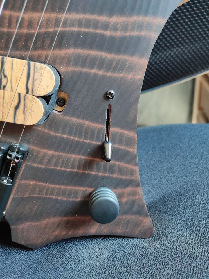 Ronciswall Vapor 7 FF Black Mastergrade Redwood