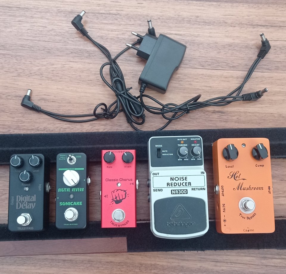 Pedales de guitarra eléctrica de segunda mano · Cuenca · 60 €