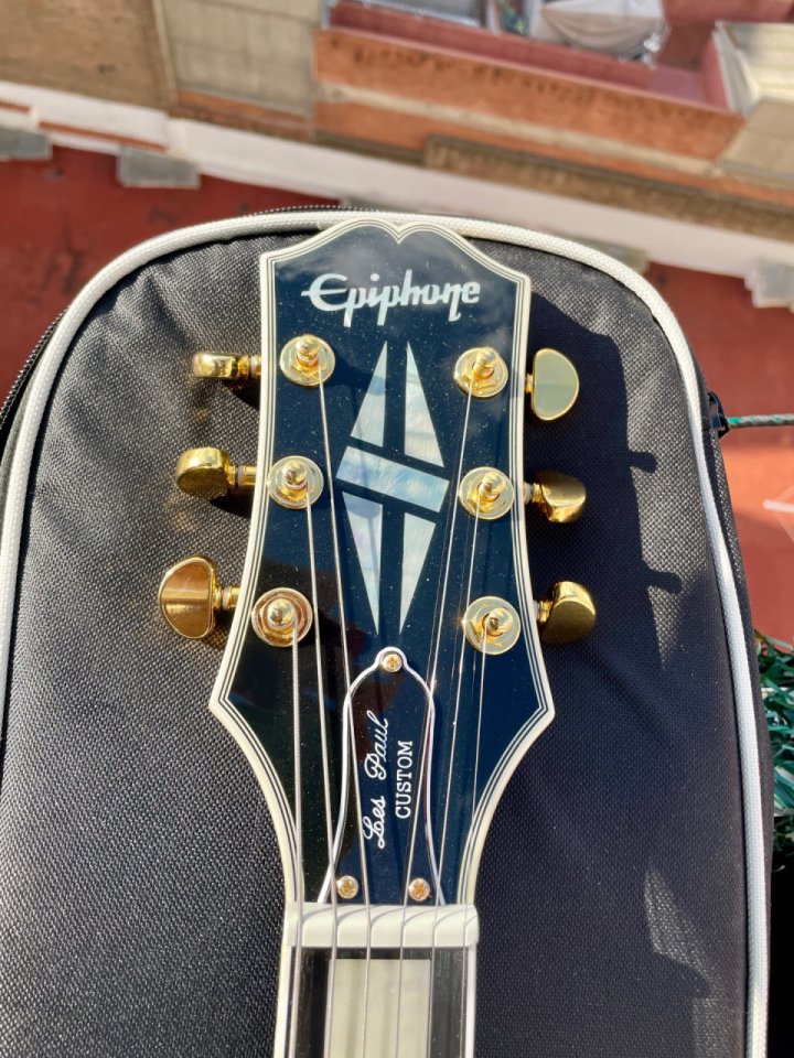 Epiphone Les Paul Custom 2025 de segunda mano · Foto 2 de 8 · Barcelona · 545 €