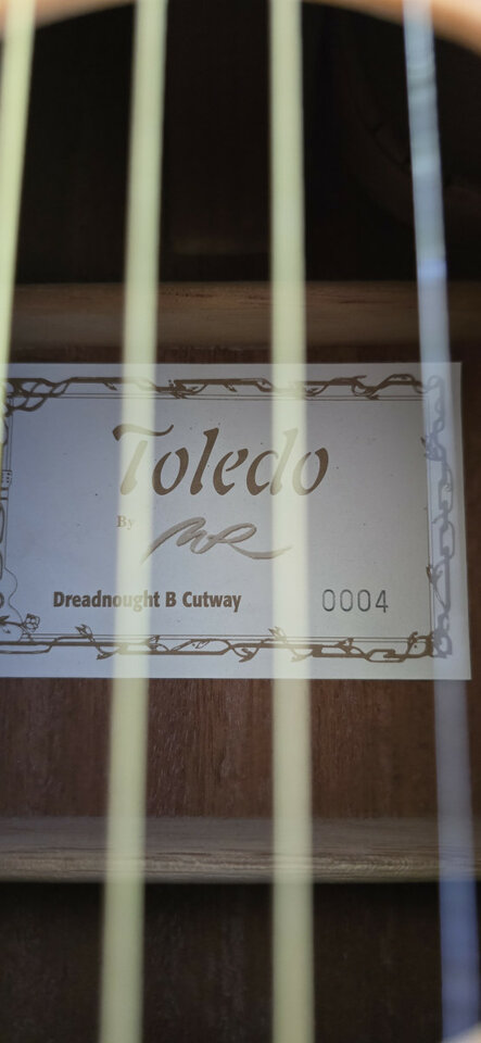 Guitarra Electroacústica MR