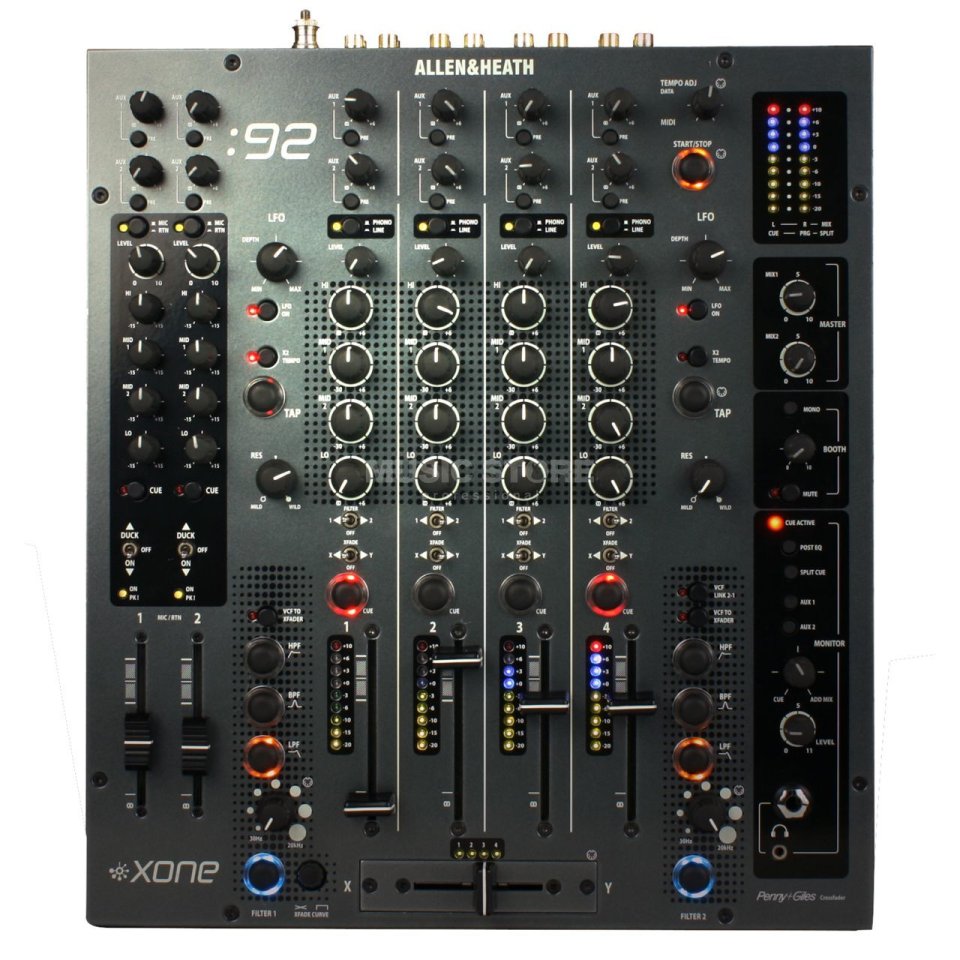 Allen & Heath Xone:92 + Traktor Audio 10 | Estado impecable de segunda mano · Foto 1 de 3 · Badajoz · 1490 €