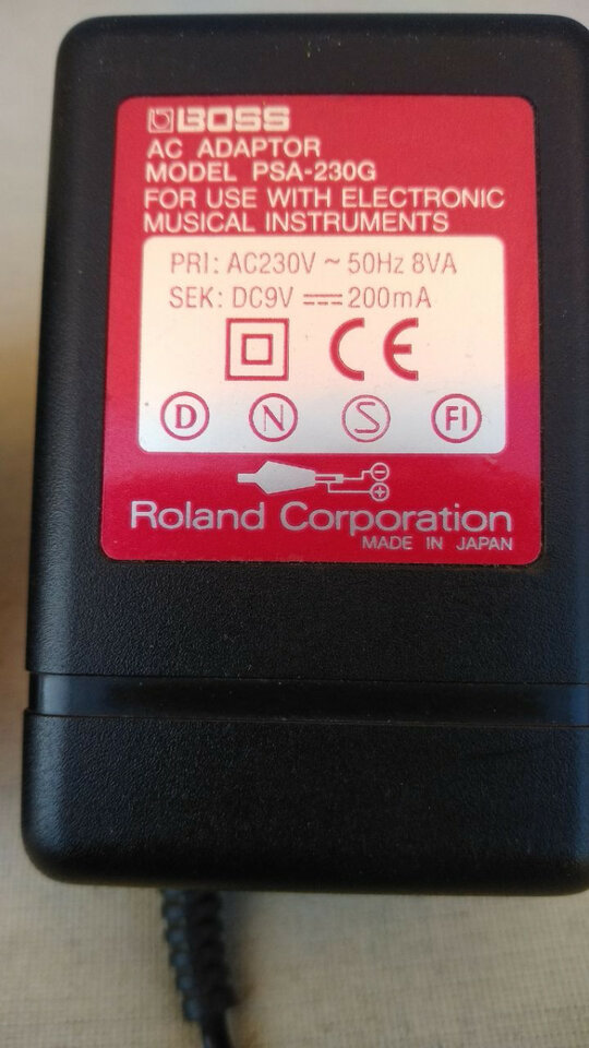 Fuentes BOSS 9V originales (20€ cada)