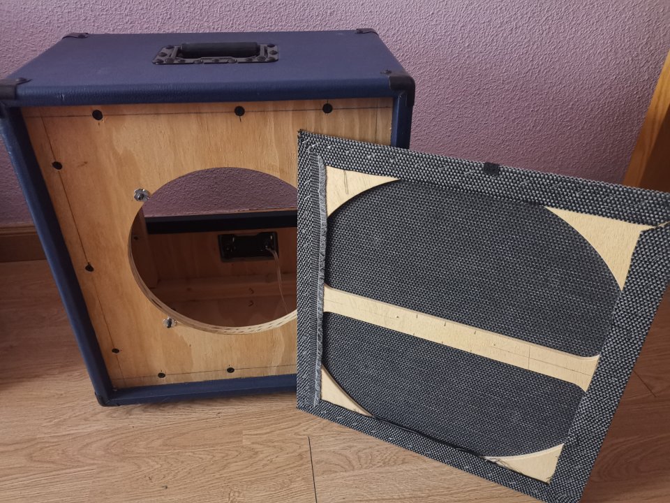 Pantalla Bezier Guitars (Medidas Mesa Boogie Mini Rectifier Recto abierta)