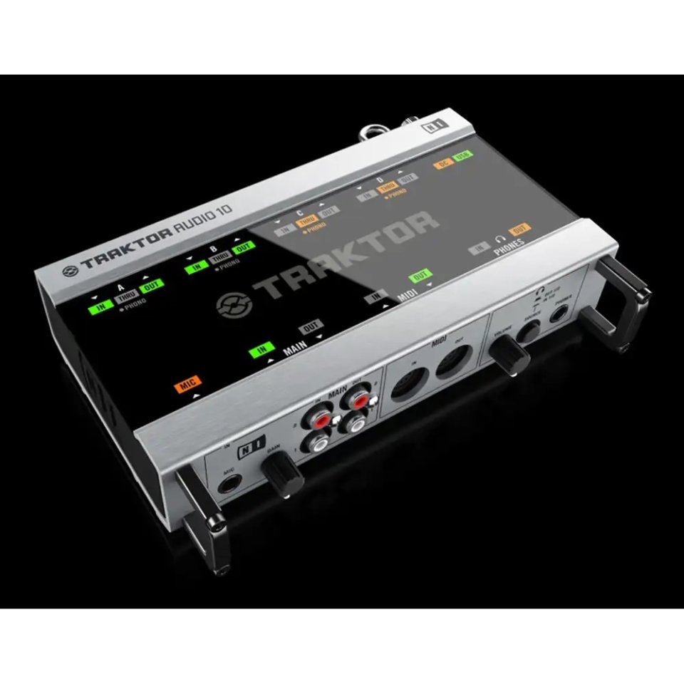 Allen & Heath Xone:92 + Traktor Audio 10 | Estado impecable de segunda mano · Foto 2 de 3 · Badajoz · 1490 €