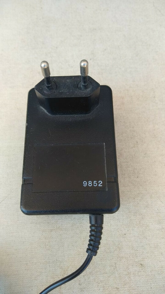 Fuentes BOSS 9V originales (20€ cada)