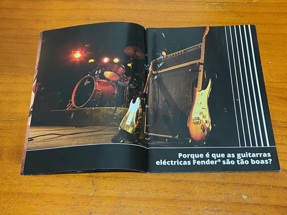 Catálogo Guitarras Fender 2013 Edición portuguesa de segunda mano · Foto 2 de 10 · Badajoz · 20 €