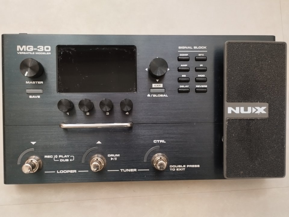Pedalera multiefectos Nux MG-30