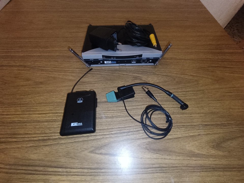 Micrófono AKG C 419 para vientos completo con receptor Sr 80 y emisor pt 80 lo vendo junto o por separado de segunda mano · Foto 3 de 5 · Alicante · 200 €