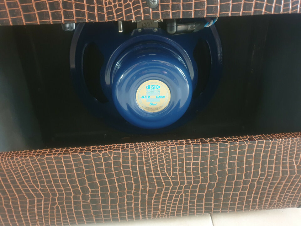 George Axefive 5 watios , Amplificador