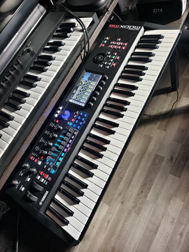 Yamaha modx m6 de segunda mano · Foto 1 de 3 · Alicante · 1100 €
