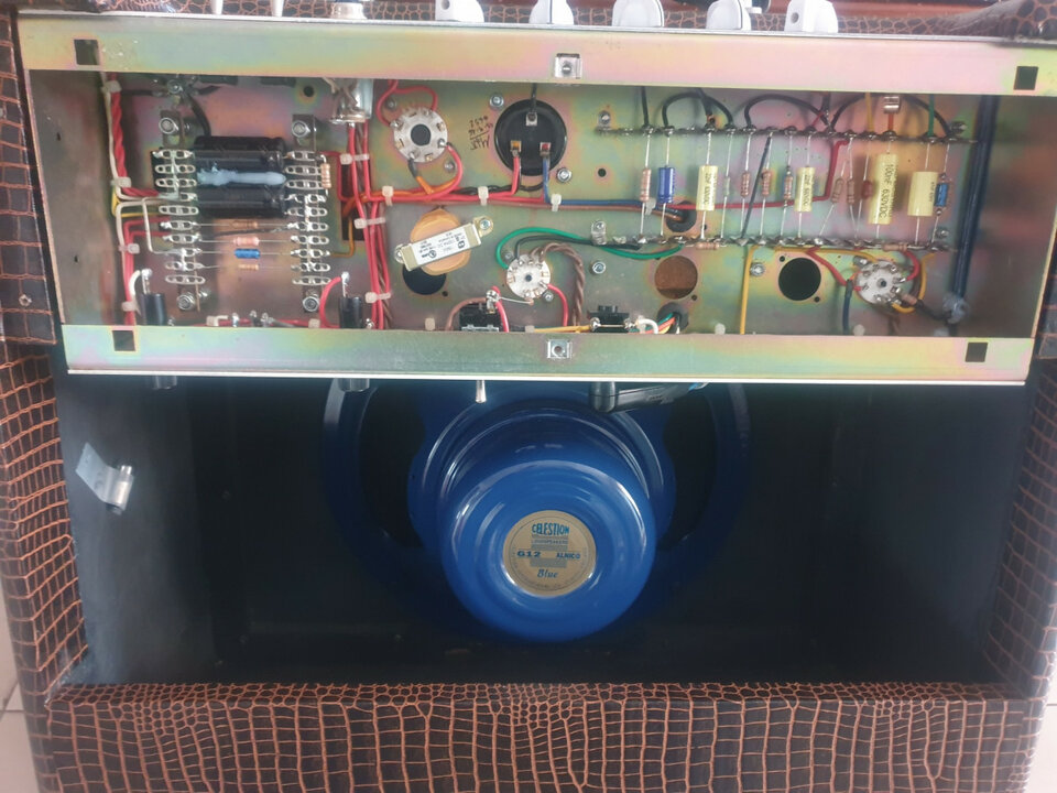 George Axefive 5 watios , Amplificador