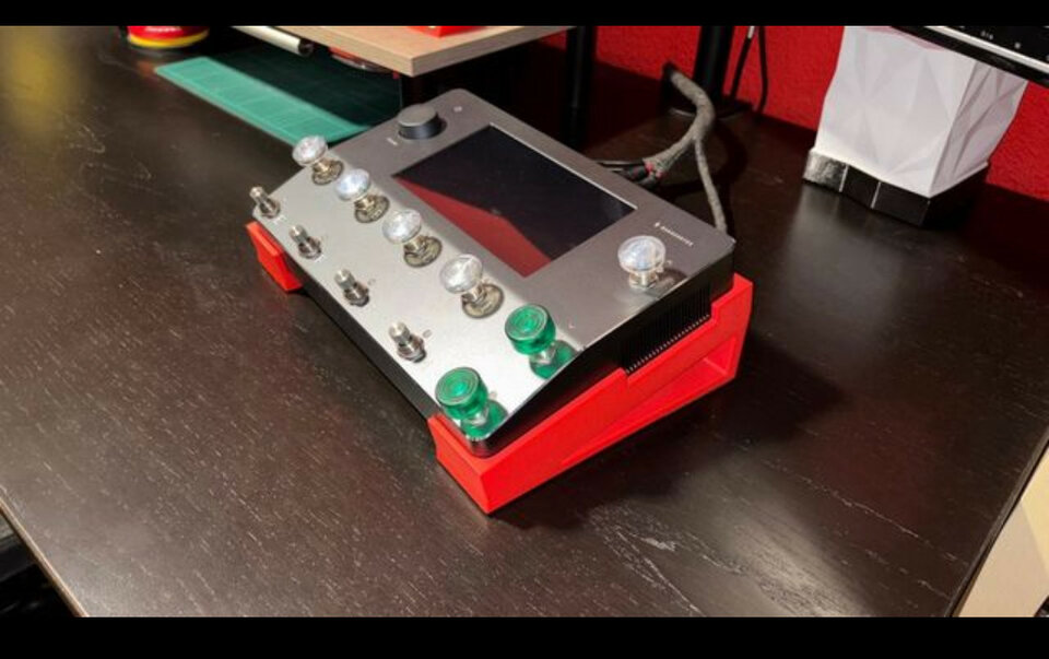 Soporte Quad Cortex Sobremesa