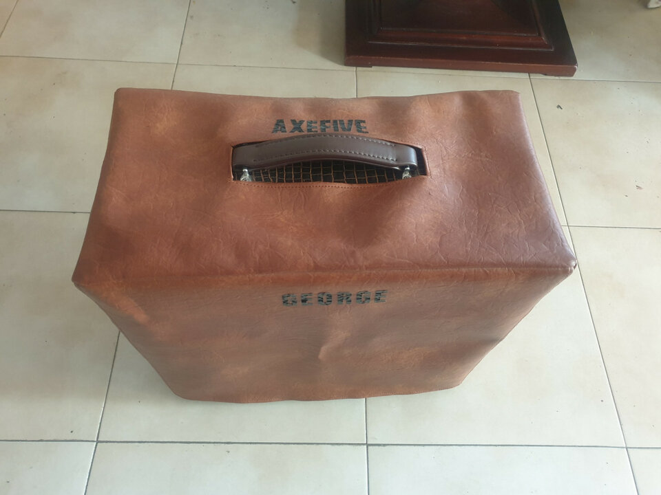 George Axefive 5 watios , Amplificador