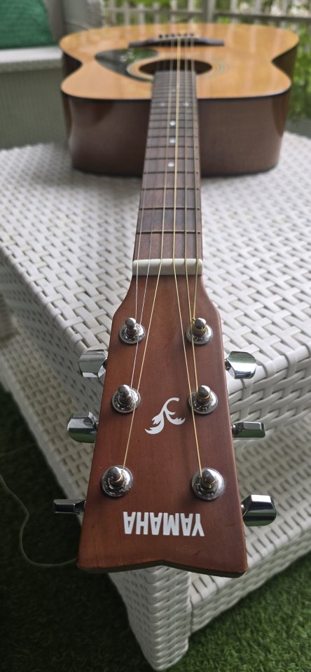 Guitarra Acústica Yamaha