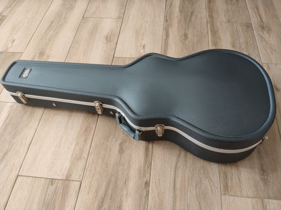 estuche acústica de segunda mano · Foto 2 de 4 · Cantabria · 55 €