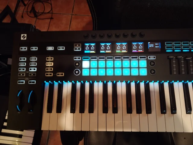 Novation SL MkIII – Controlador MIDI profesional