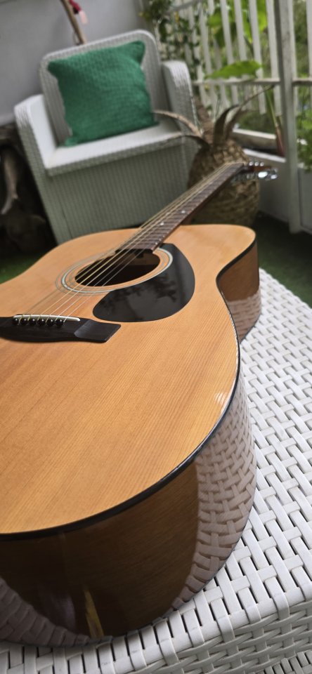 Guitarra Acústica Yamaha