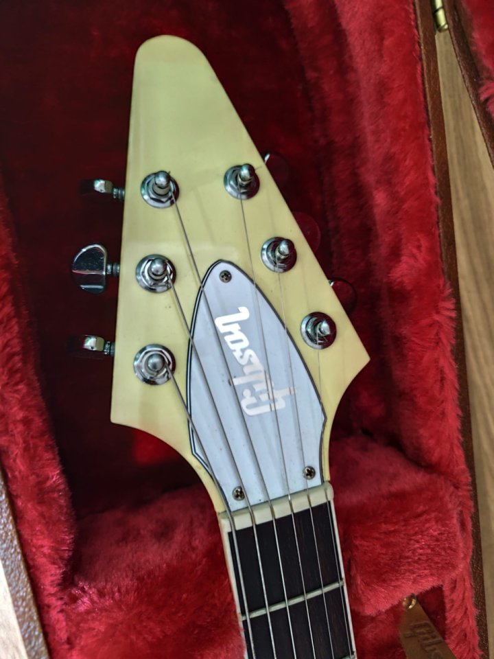 Gibson 70s Flying V Blanco Clasico de segunda mano · Foto 7 de 9 · Barcelona · 1800 €