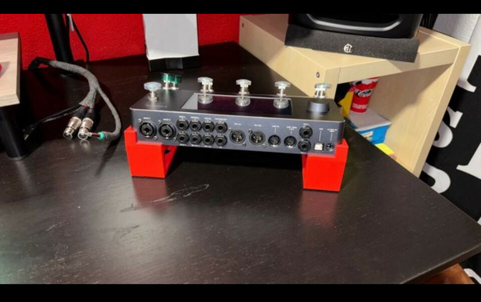 Soporte Quad Cortex Sobremesa