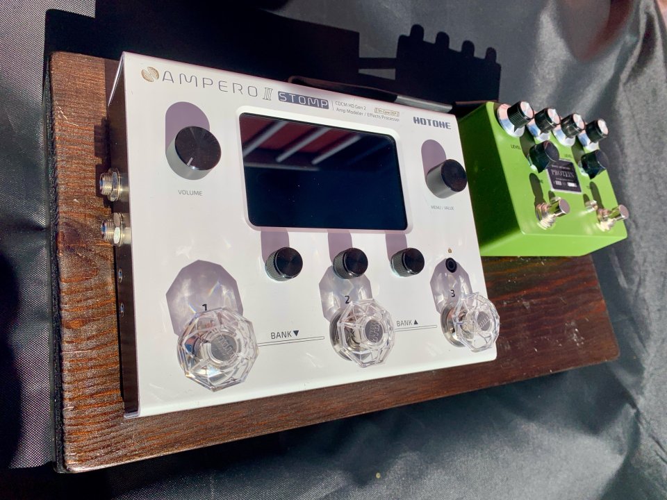 Hotone Ampero 2 Stomp