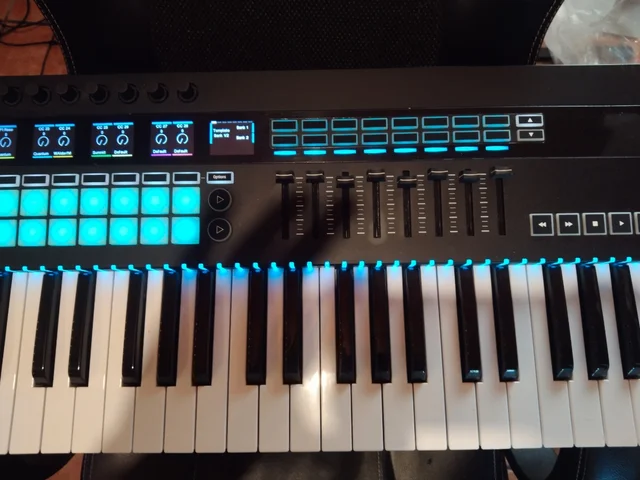 Novation SL MkIII – Controlador MIDI profesional