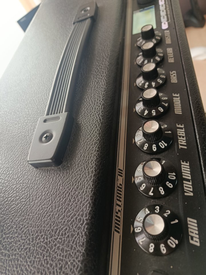 Amplificador Fender Mustang III V.2