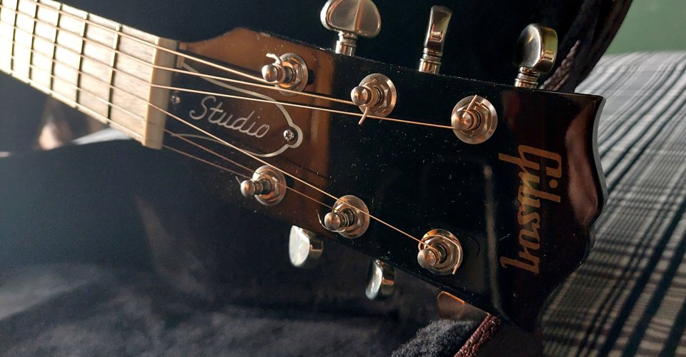 Gibson J-45 Studio Walnut Burst 2020 (ENVIO NACEX 19H INCLUIDO) de segunda mano · Foto 5 de 9 · Asturias · 1600 €
