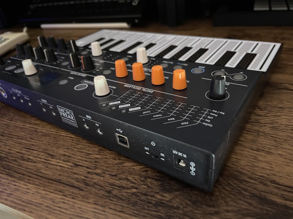 Arturia Microfreak de segunda mano · Foto 4 de 9 · Cádiz · 150 €