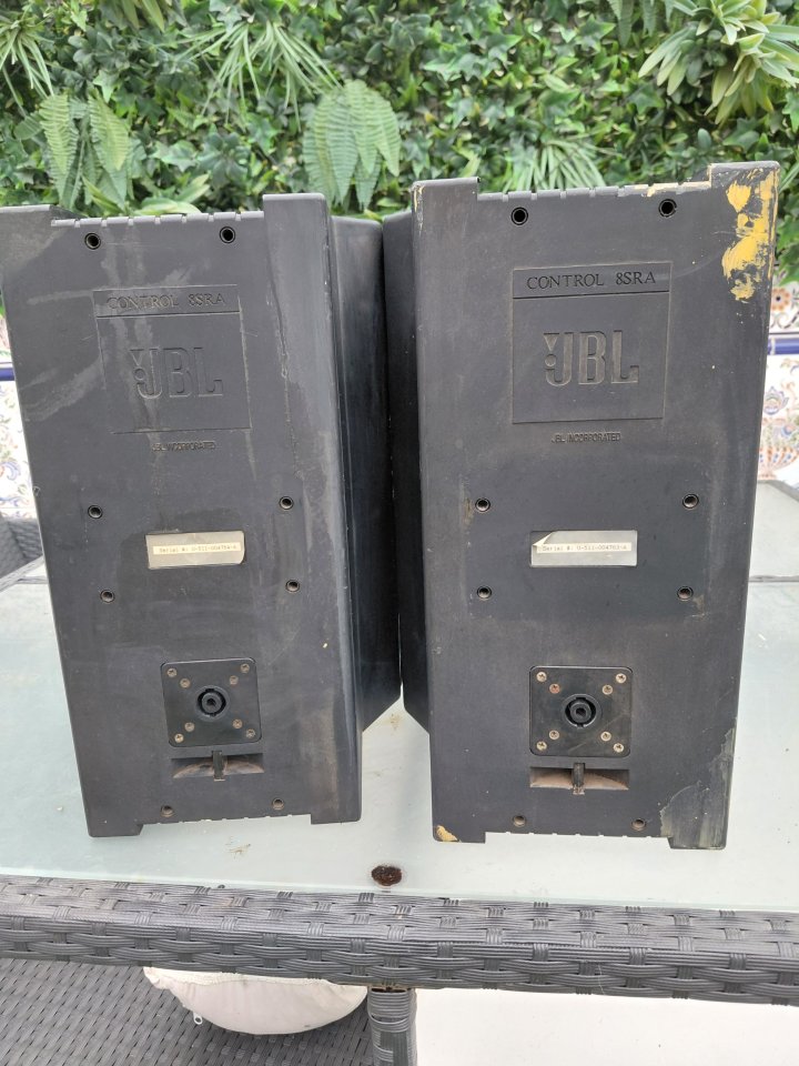 Pareja monitores jbl control 8SRA 175W de segunda mano · Foto 4 de 10 · Córdoba · 150 €